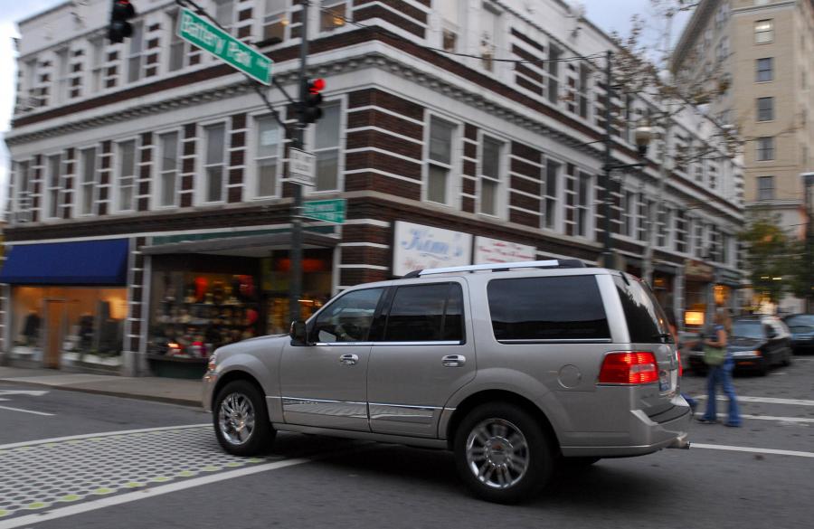  Lincoln Navigator 2006 года  (фото 55 из 82)